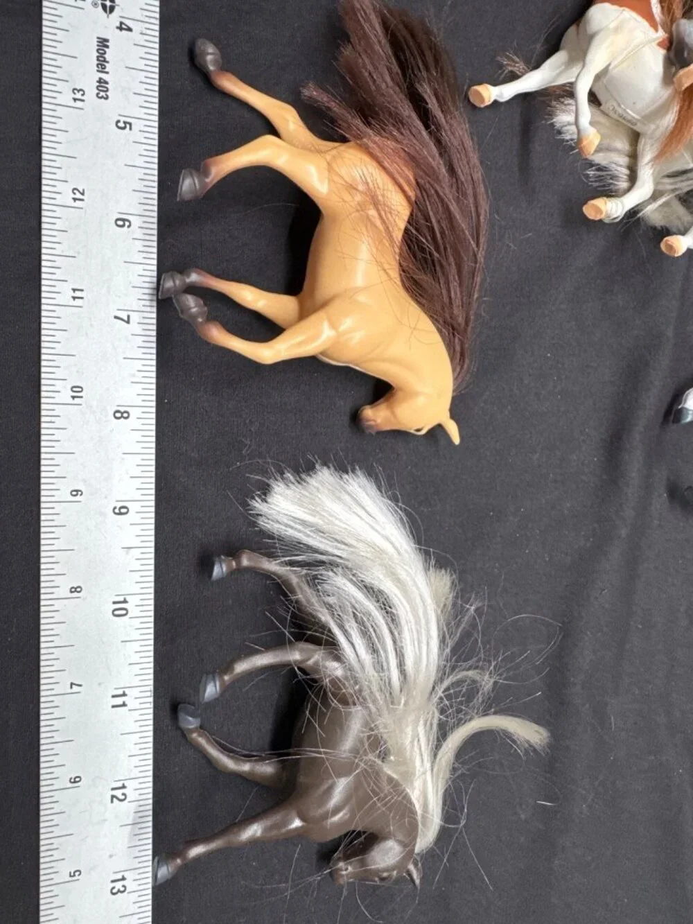 Vintage Plastic Toy 5 Horses With White Mane & Tail 5